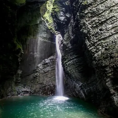 Apartma Na Podezelju - Slovenia Nature Lägenhet Kanal
