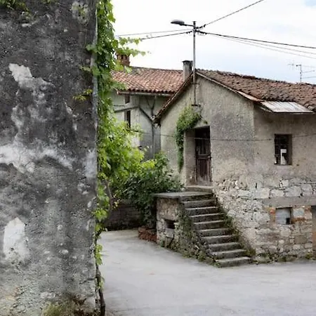 Apartma Na Podezelju - Marta * Kanal