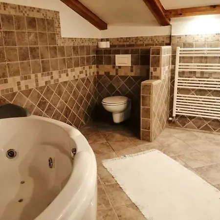 Apartma Na Podezelju - Marta * Kanal